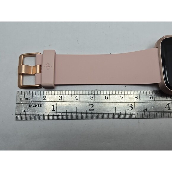 Fitbit Versa FB504 Smartwatch Fitness Heart Rate Bluetooth Activity W/ Charger - Picture 9 of 11